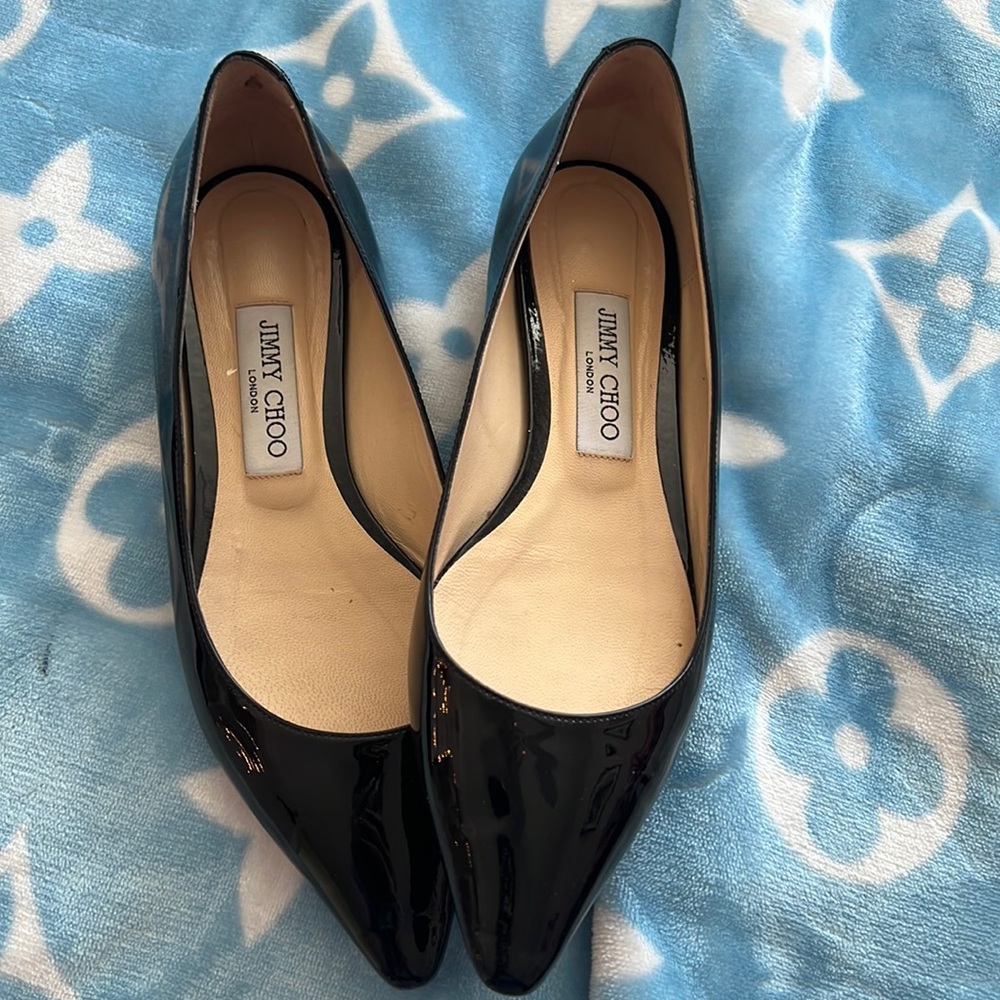 Jimmy Choo patent leather flats 💕👑